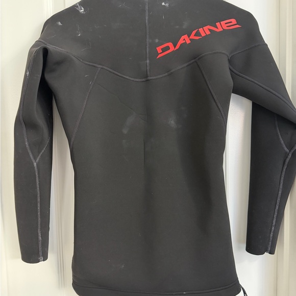 Dakine Black and Red Wetsuit Top - Picture 2 of 2